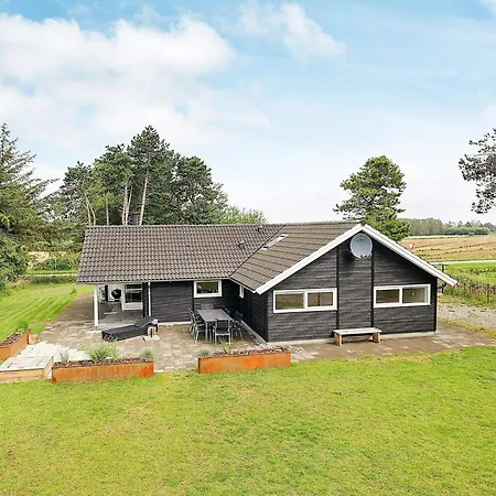 Luxury Retreat With - By Traum *